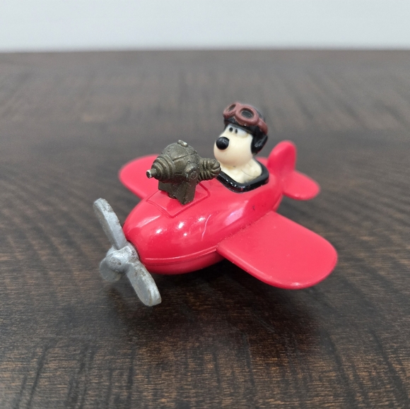 Other - 1989 Wallace & Gromit Gromit's Plane Figure 2.3"